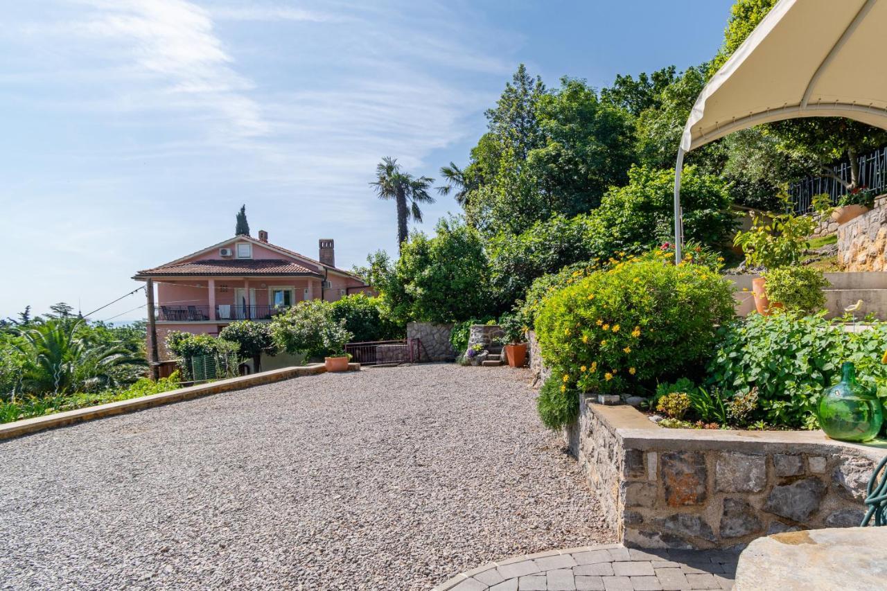 Apartments By The Sea Medveja, Opatija - 7720 Lovran Exteriér fotografie
