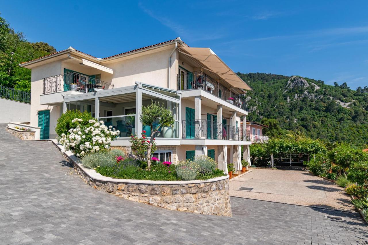 Apartments By The Sea Medveja, Opatija - 7720 Lovran Exteriér fotografie
