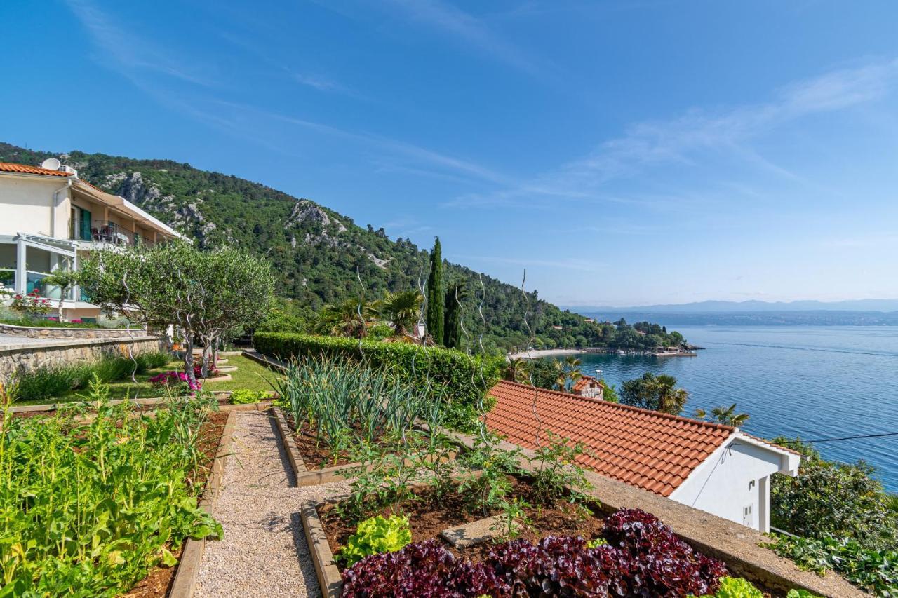 Apartments By The Sea Medveja, Opatija - 7720 Lovran Exteriér fotografie