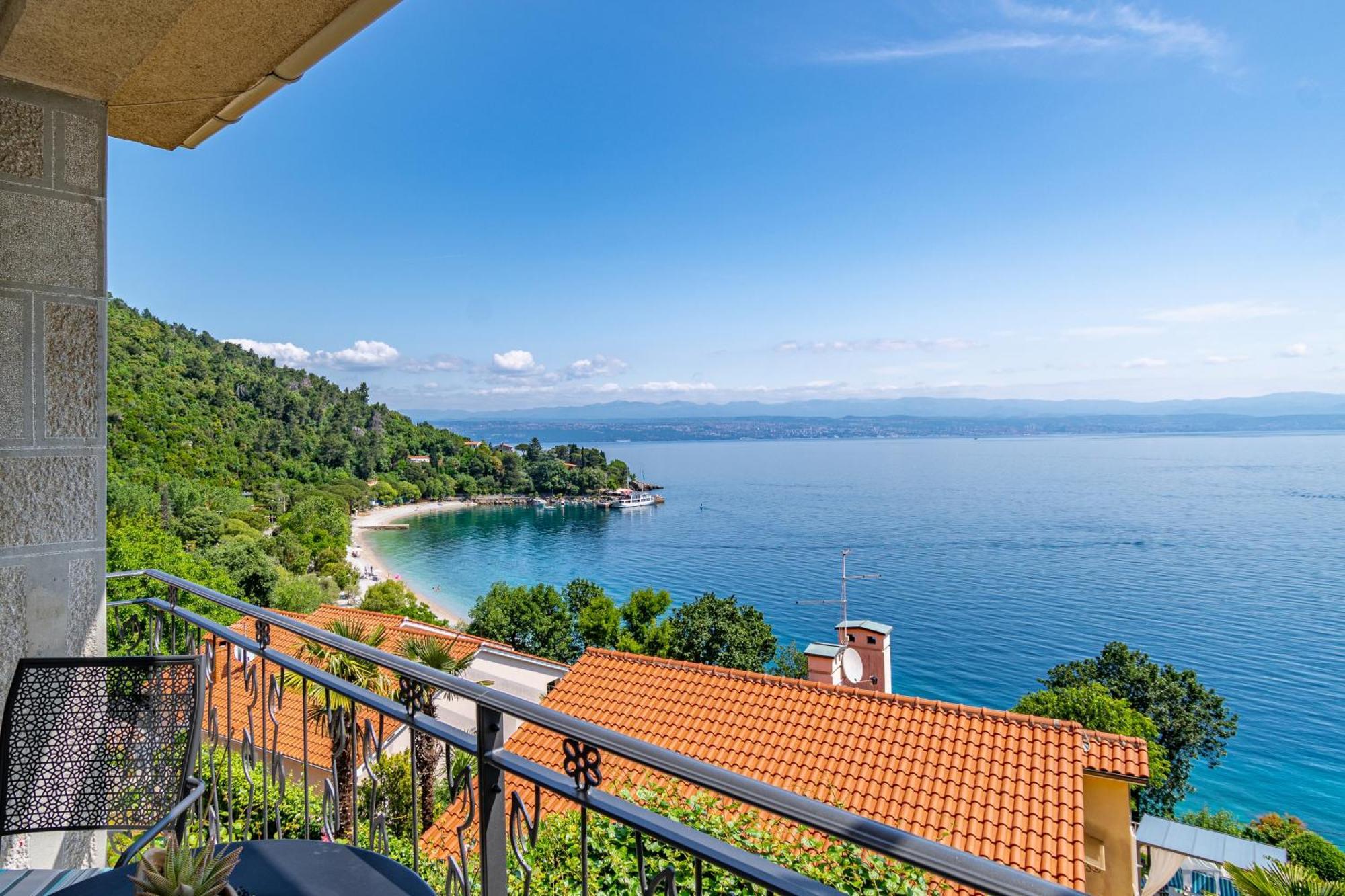 Apartments By The Sea Medveja, Opatija - 7720 Lovran Exteriér fotografie