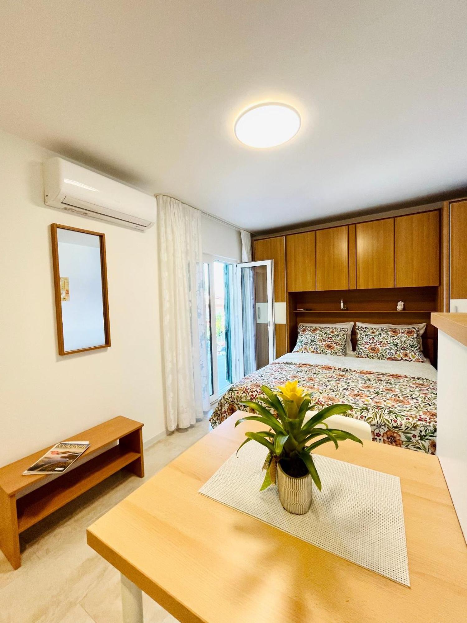 Apartments By The Sea Medveja, Opatija - 7720 Lovran Pokoj fotografie