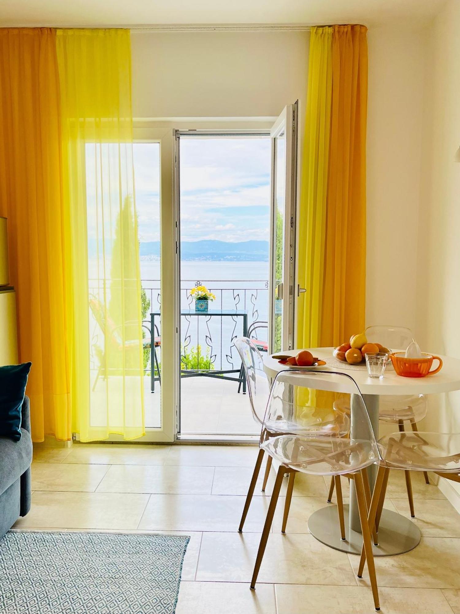Apartments By The Sea Medveja, Opatija - 7720 Lovran Exteriér fotografie